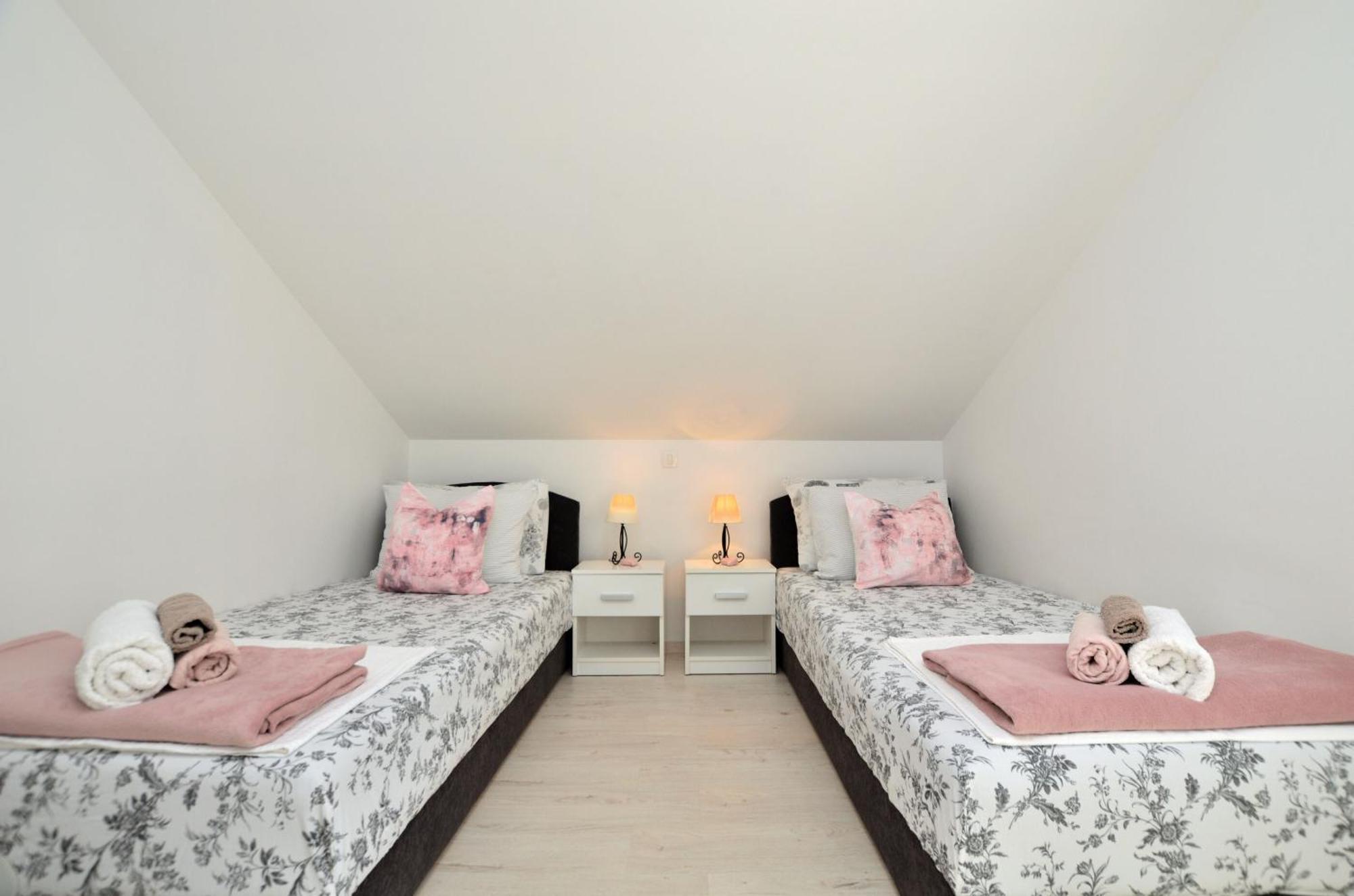 Apartments Viktoria Lovran Luaran gambar